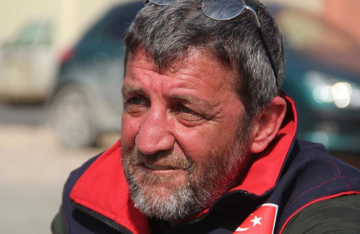 Depremde 27 akrabasını kaybetti, okul müdürü acısına rağmen görevini bırakmadı