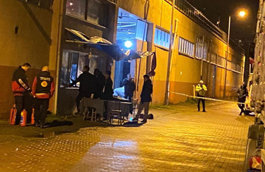 Zonguldak'ta koku dolu anlar! Ailesini rehin aldı, üzerine benzin döküp bıçakla kendini yaraladı