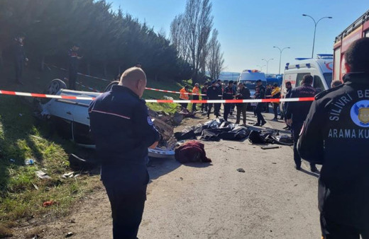 TEM'de zincirleme kaza! 6 kişi hayatını kaybetti yaralılar var