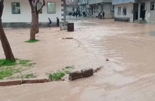 Şanlıurfa sele teslim! Vali adına sahte hesap açıp okulları tatil ettiler