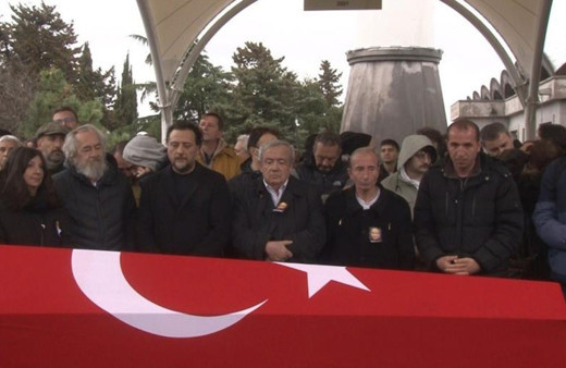 Sanatçı Köksal Engür, Üsküdar'da son yolculuğuna uğurlandı