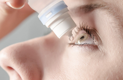 Göz damlası kullanmak orucu bozar mı kefaret gerektirir mi?