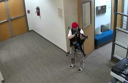 ABD'de mezun olduğu okula silahla saldıran kadın 3'ü çocuk 6 kişiyi öldürdü!