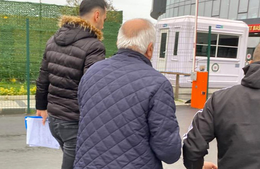 Servis şoförü çocukları dövdü