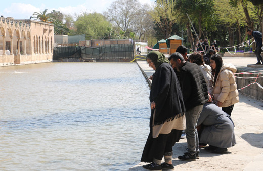 Sel sonrası balıklar yok olmuştu! Çamur rengine dönen Balıklıgöl'ün son haline bakın