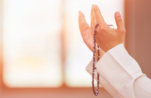 Cuma sela ile ezan arasında okunacak dilek duası Türkçe okunuşu