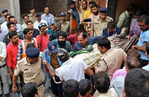 Hindistan'ta tapınakta feci kaza! Ölü sayısı artıyor 1 kişi kayıp