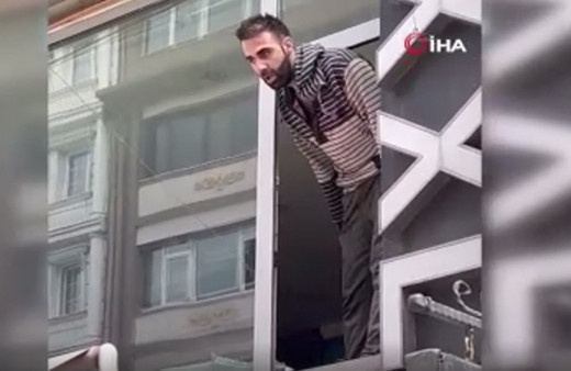 Kanlar içinde kalan baba camdan atladı! Dehşet saçan evlat için özel harekat devreye girdi