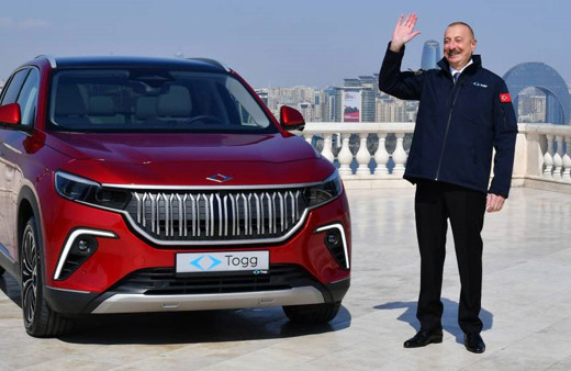 İlham Aliyev yerli otomobil Togg'u teslim aldı Cumhurbaşkanı Erdoğan'dan 'Gardaşım Aliyev' paylaşımı