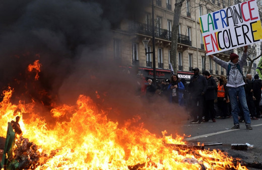 Fransa'da kriz derinleşiyor: Hükümet ve sendikalar anlaşamadı