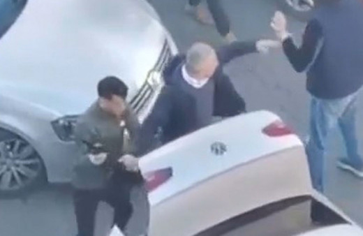 Çekmeköy’de yumruklar havada uçuştu