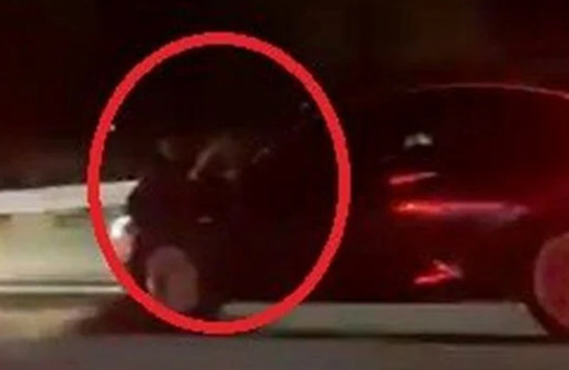 Eşini araç kaputunda kilometrelerce götürmüştü! Bakın hangi suçlamayla tutuklandı...