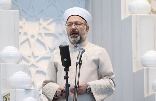 Ali Erbaş'tan cuma hutbesinde İsrail'e çağrı: Ey zalim bu azgınlıktan vazgeç