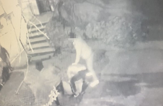 İstanbul’da dehşet anları kamerada: Müezzini feci şekilde darbettiler