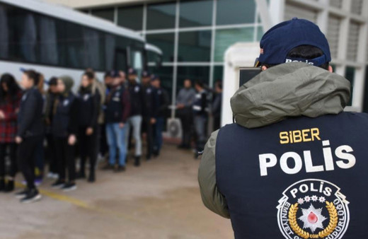 Siber dolandırıcılık çetesine operasyon. 16 kişi gözaltına alındı