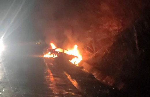 Sinop’ta otomobil seyir halindeyken yandı