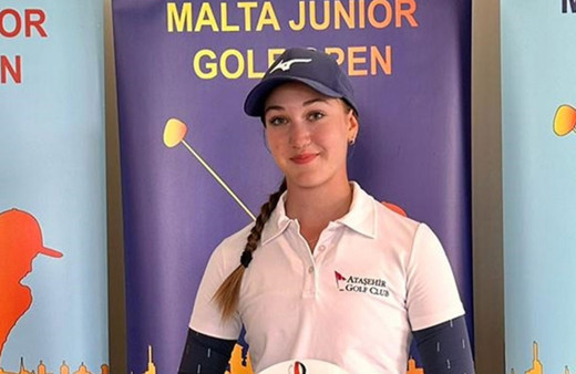 Deniz Sapmaz, Malta Junior Open'da genç kızlar şampiyonu oldu