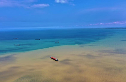 Karadeniz değil kahverengideniz! Nisan yağmurları Karadeniz'i çamura boyadı