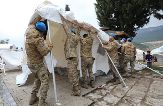Kahramanmaraş'ta jandarma komandolar yaraları sarıyor