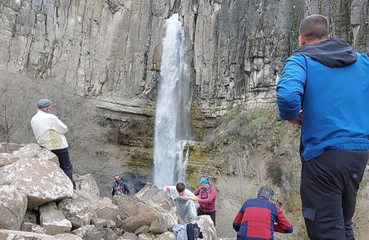 Tunceli'deki Ekirek Şelalesi doğa tutkunlarını ağırlıyor