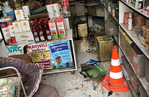 Eşine kızdı cinnet geçirdi! İspirto dökerek kendini ve dükkanını yakmaya çalıştı!