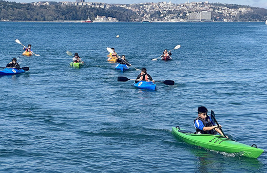 İstanbul Boğazı'nda kano ve kürek keyfi