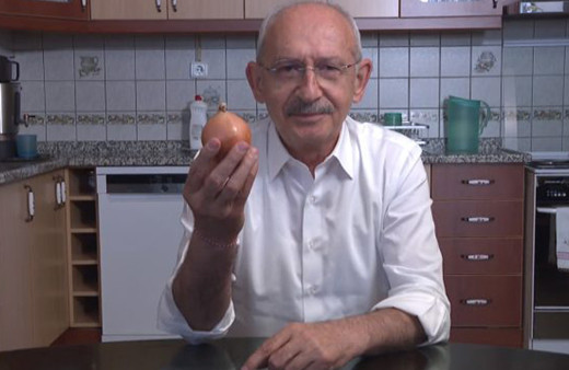 Kılıçdaroğlu'ndan soğanlı video paylaşımı! "Yiğidi muhtaç ettiler kuru soğana"