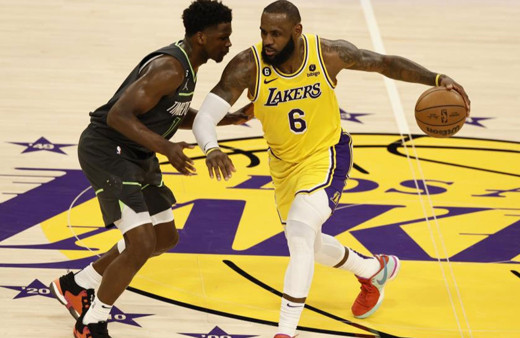 Los Angeles Lakers ve Atlanta Hawks play-off’lara yükseldi