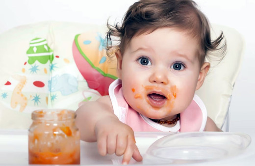 Bebeğiniz ek gıdaya mı başladı? İşte uzmanından öneriler