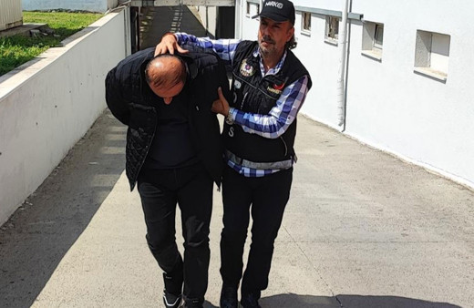 Uyuşturucu olduğunu bilmiyormuş! Otomobilin kapı boşluğunda 7 kilo 355 gram eroin yakalandı