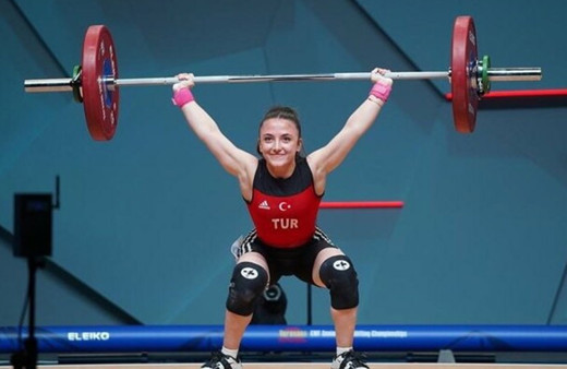 Avrupa Halter Şampiyonası'nda Cansu Bektaş'tan 3 altın birden