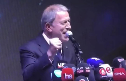 "Vur de vuralım, öl de ölelim" sloganlarına Hulusi Akar "Bekleyin, onun da zamanı gelecek!" diye karşılık verdi