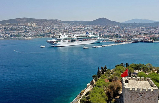 Kuşadası, denizden gelecek 1 milyon turist ağırlamayı hedefliyor