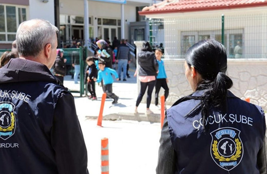 8 kayıp çocuk bulundu. Türkiye genelinde "güvenli eğitim uygulaması" yapıldı