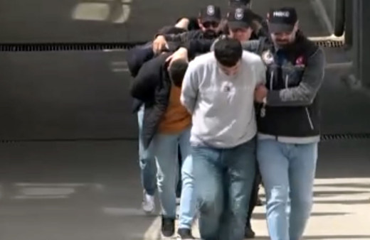 Patateslerin arasından yüzlerce uyuşturucu hap çıktı: 5 kişi tutuklandı