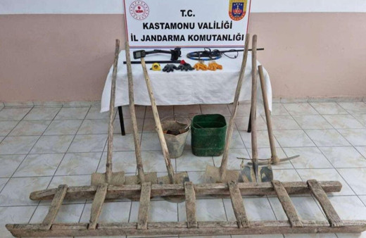 Kastamonu'da defineciler suçüstü yakalandı