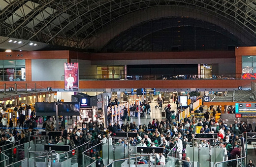 Sabiha Gökçen Havalimanı'nda bayram yoğunluğu başladı