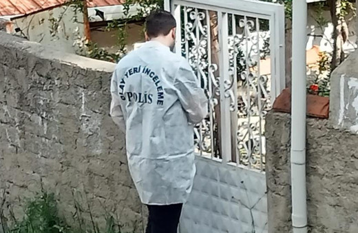 İzmir'de uyandırmak istediği öz oğlunu pompalı tüfekle öldürdü