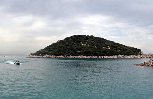 Antalya'da adada bulunan cesedin kimliği anlaşıldı. Cinayet mi, intihar mı?
