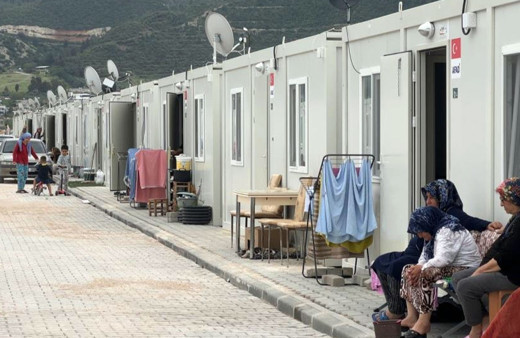 Konteyner kentlerdeki depremzedeler, bayrama buruk hazırlanıyor