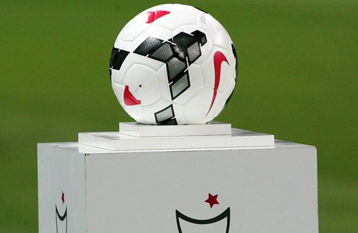 Süper Lig'de bir hoca daha istifa etti