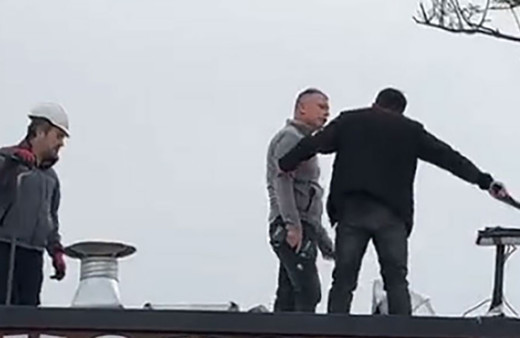 Ekrem İmamoğlu'nun danışmanı Murat Ongun paylaştı! Kim bu eli silahlı kişi