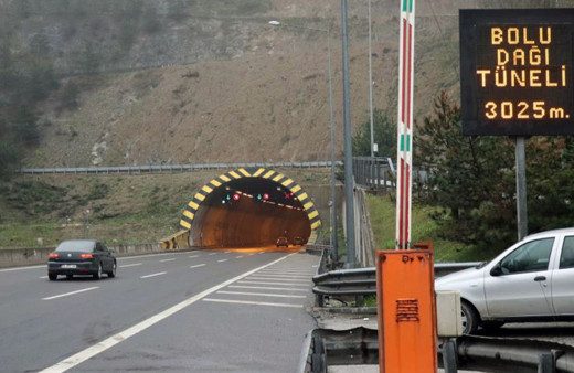 TEM Otoyolu Bolu geçişinde bayram yoğunluğu yaşanıyor