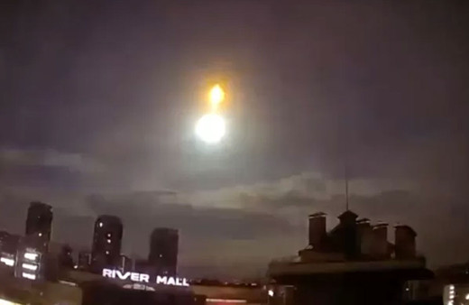 Kiev’de gökyüzünde gizemli bir ışık belirdi