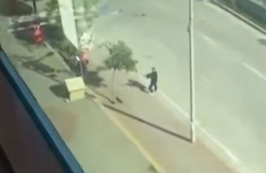 AK Parti Çukurova İlçe Başkanlığı'na silahlı saldırı