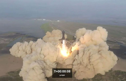 Elon Musk'ın 3 milyar dolarlık roketi fırlatmadan 4 dakika sonra patladı