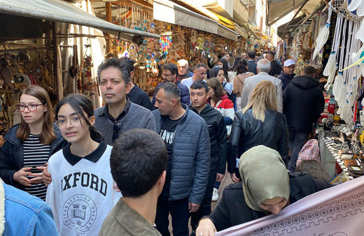 6 bin nüfuslu ilçenin nüfusu 60 bini aştı! İğne atsan yere düşmüyor..