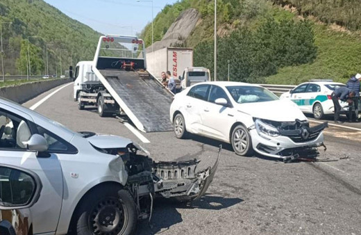 Bolu Dağı Tüneli'nde zincirleme kaza! İstanbul istikameti ulaşıma kapatıldı