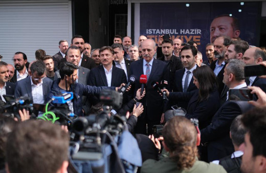 AK Parti'den seçim bürosuna saldırıya tepki: “Bu saldırı Türk demokrasisine yapılmış bir saldırıdır”