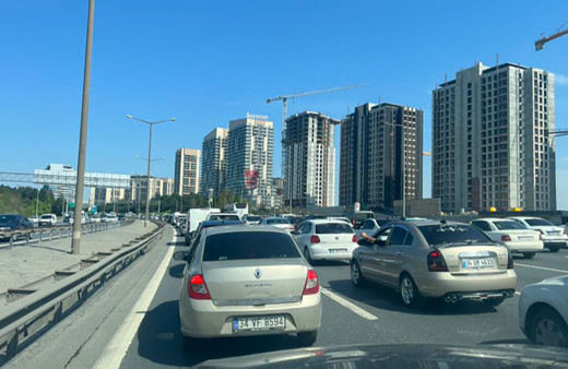 İstanbul’da trafik kilitlendi! Bayramda bu neyin trafiği isyanı...